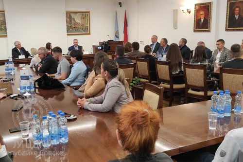 Пријетње демократији на Западу