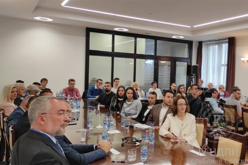 Пријетње демократији на Западу