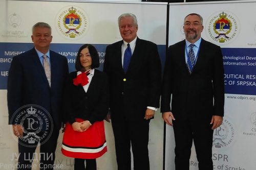 Пријетње демократији на Западу